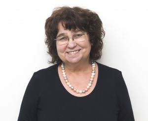 Dr. Cseuz Regina – Reumatológus, a Revita Rendelő alapítója